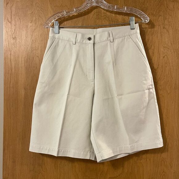 L.L. Bean Pants - LL Bean Wrinkle Resistant Cotton Shorts